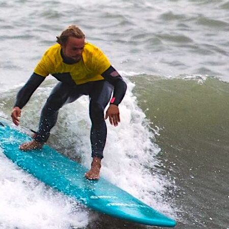 Surf la Neversea Beach