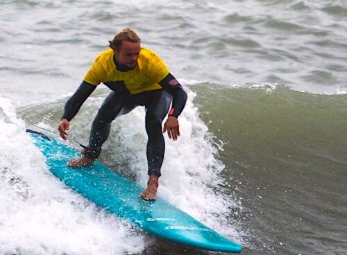 Surf la Neversea Beach
