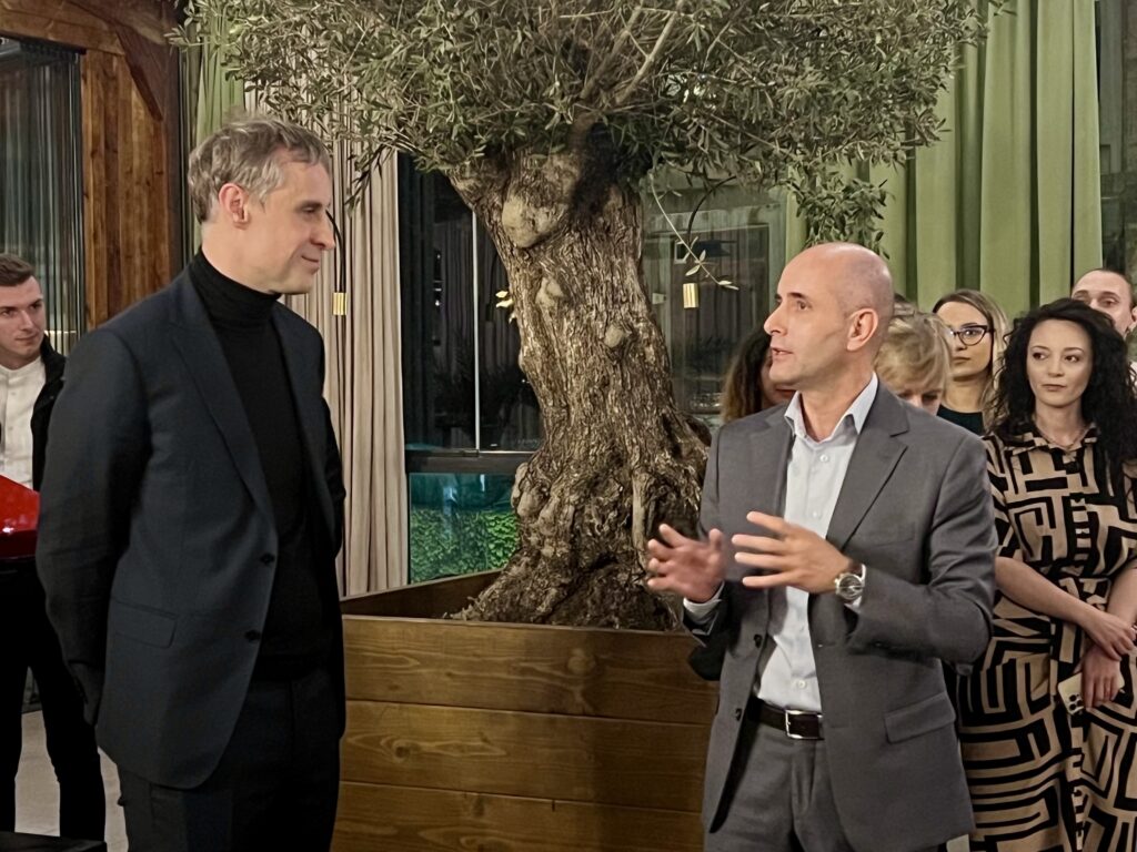 Ionuț Nedea, fondatorul litoralulromanesc.ro și Piotr Furmański, CEO al Szallas Group