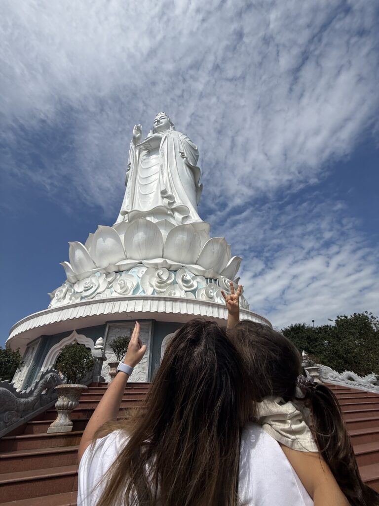 Arina și Lore la Lady Budda