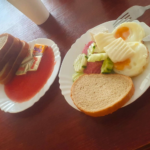 „Chiar dacă suntem români, nu înseamnă că suntem porci”. Vacanță all-inclusive în Bulgaria, reclamată după un sejur de 777 de euro