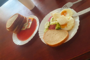 Bulgaria, all inclusive! „Chiar dacă suntem români, nu înseamnă că suntem porci” „Chiar dacă suntem români, nu înseamnă că suntem porci”. Vacanță all-inclusive în Bulgaria, reclamată după un sejur de 777 de euro