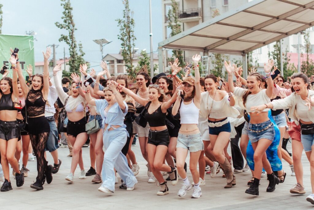 BEACH, PLEASE! 2026 a deschis oficial NIBIRU în fața a 90.000 de oameni și a dat startul celei mai mari ediții din istoria festivalului