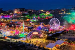 BEACH, PLEASE! INTRĂ ÎN ISTORIE: peste 600.000 de participanți, cea mai mare ediție de până acum și începutul unei noi ere la NIBIRU BEACH, PLEASE! INTRĂ ÎN ISTORIE: peste 600.000 de participanți, cea mai mare ediție de până acum și începutul unei noi ere la NIBIRU