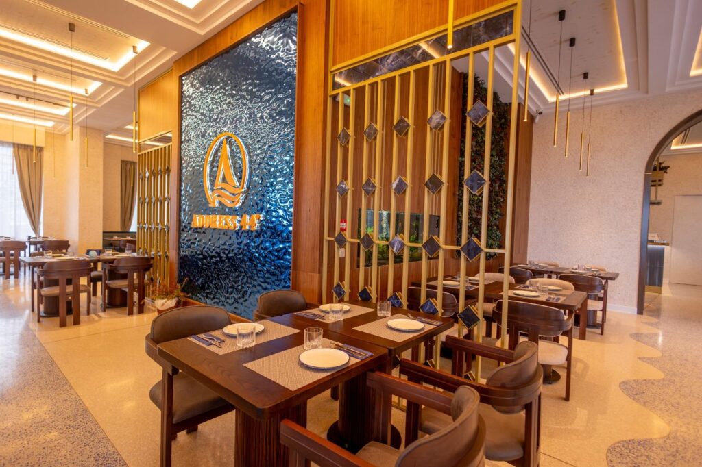 Interiorul restaurantului ADDRESS 44° din complexul AXXIS Nova Resort & SPA, Mamaia Nord