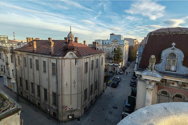 Hotel Britania și Casa cu Lei văzute de sus, în centrul vechi al Constanței